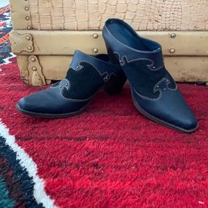 Western style navy/black mules